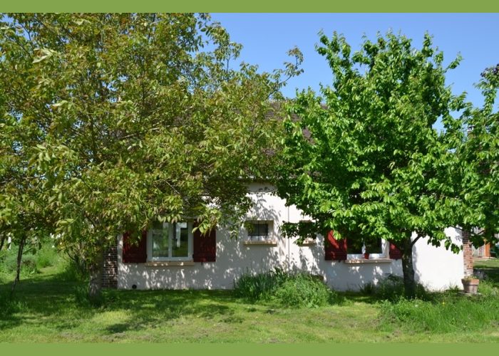 puis en mai Le gîte en mai situé à Fontenouilles Charny Orée de Puisaye dans l'Yonne
